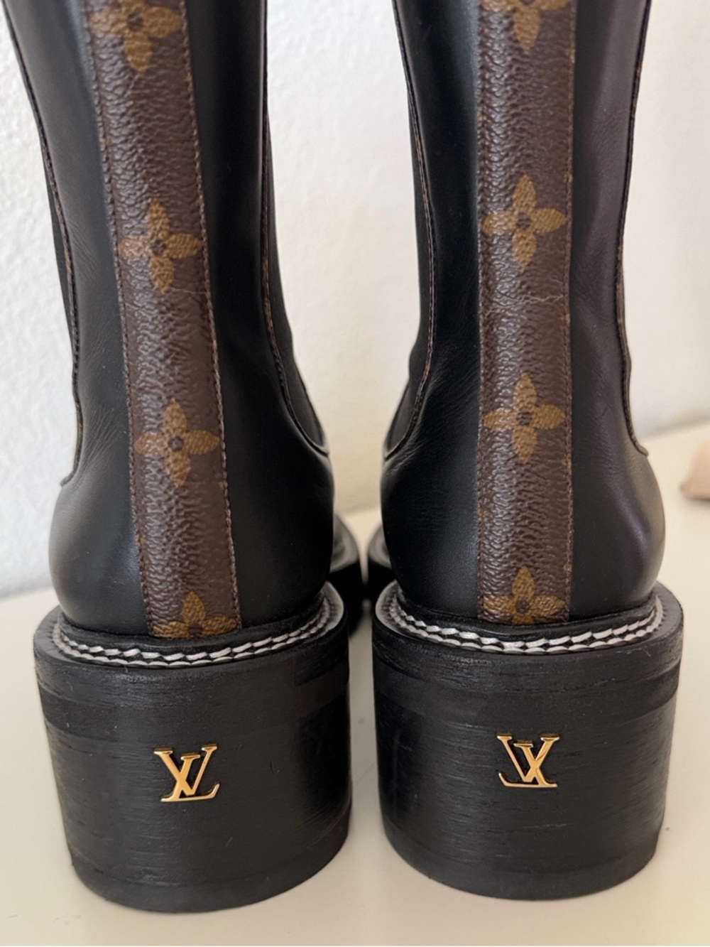 Louis Vuitton Black Beaubourg Chelsea Boots Size 41 - Picture 7 of 16